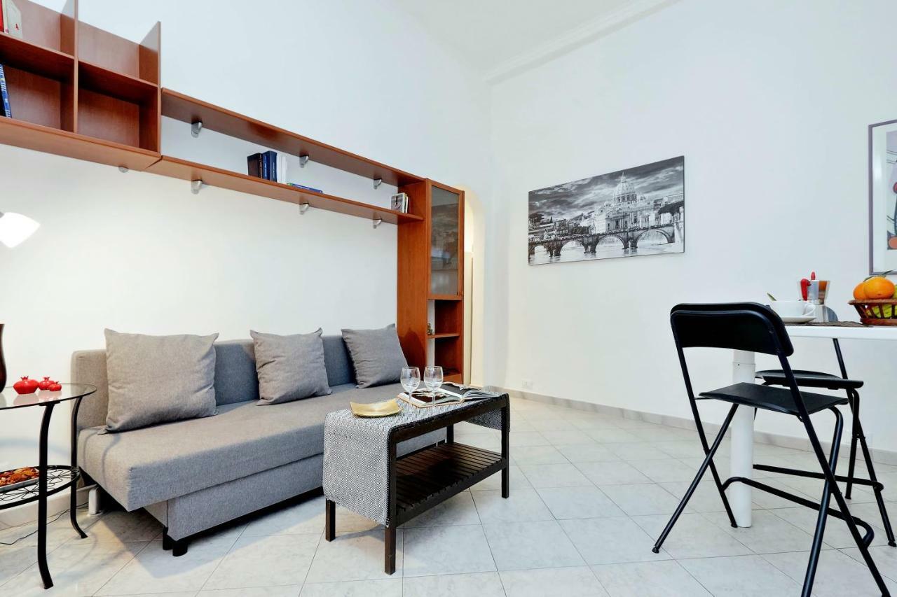 Lungaretta4 Apartment โรม ภายนอก รูปภาพ
